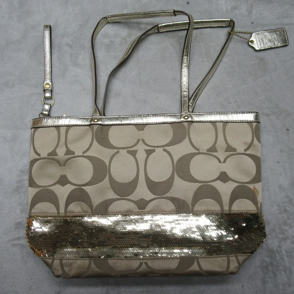 Coach Signature Tote Bag Medium Gold Metallic Leather Sequins Shoulder‎ F17574